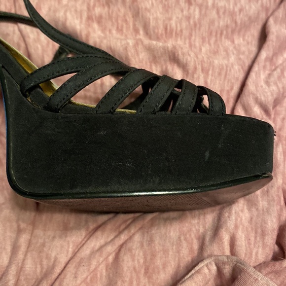 Womens black high heels size: 61/2 - Picture 5 of 7